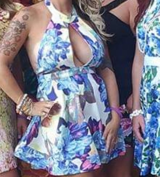 Dress - Picture 3 of 3